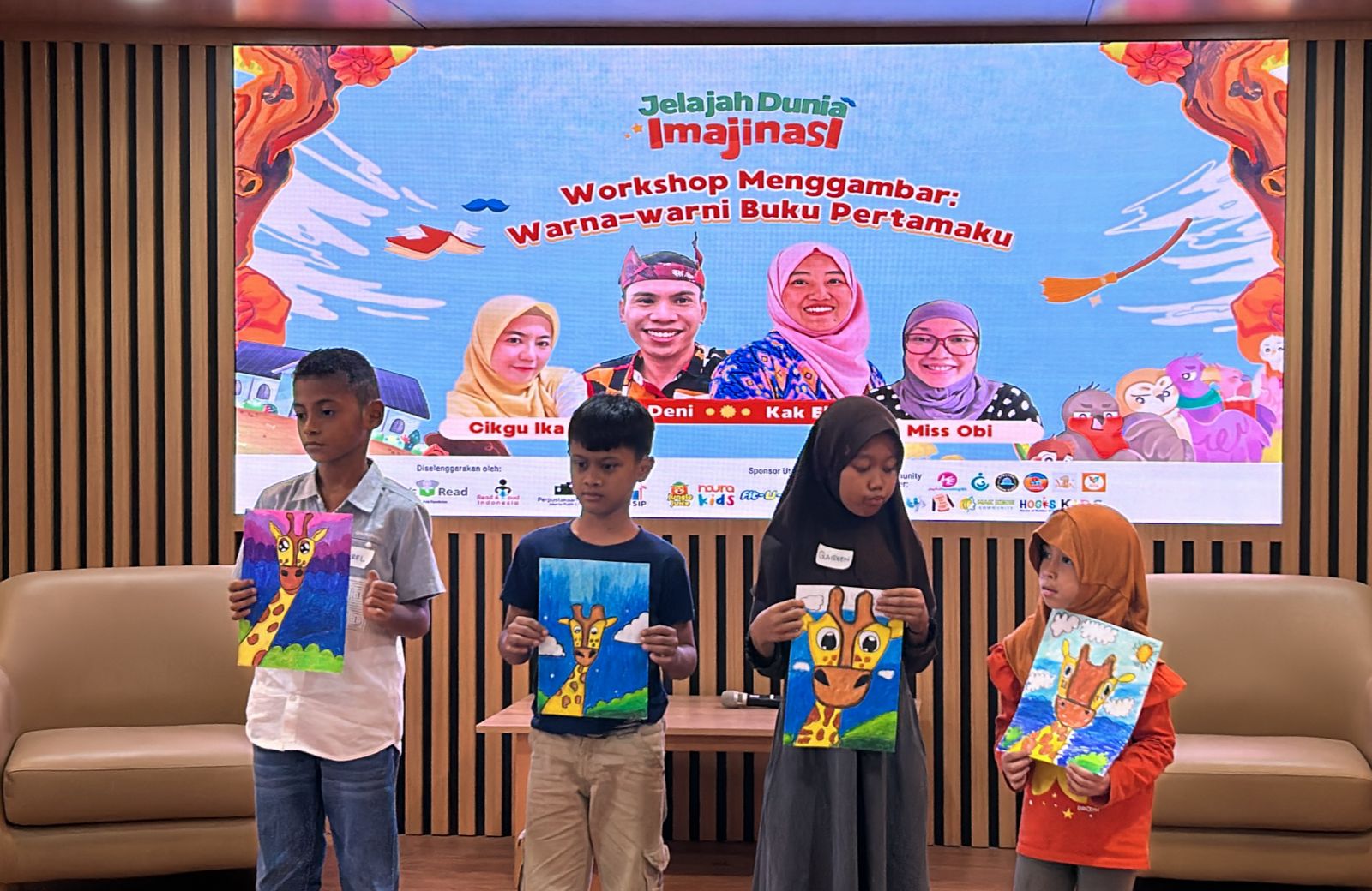 Workshop Menggambar : Warna Warni Buku Pertamaku